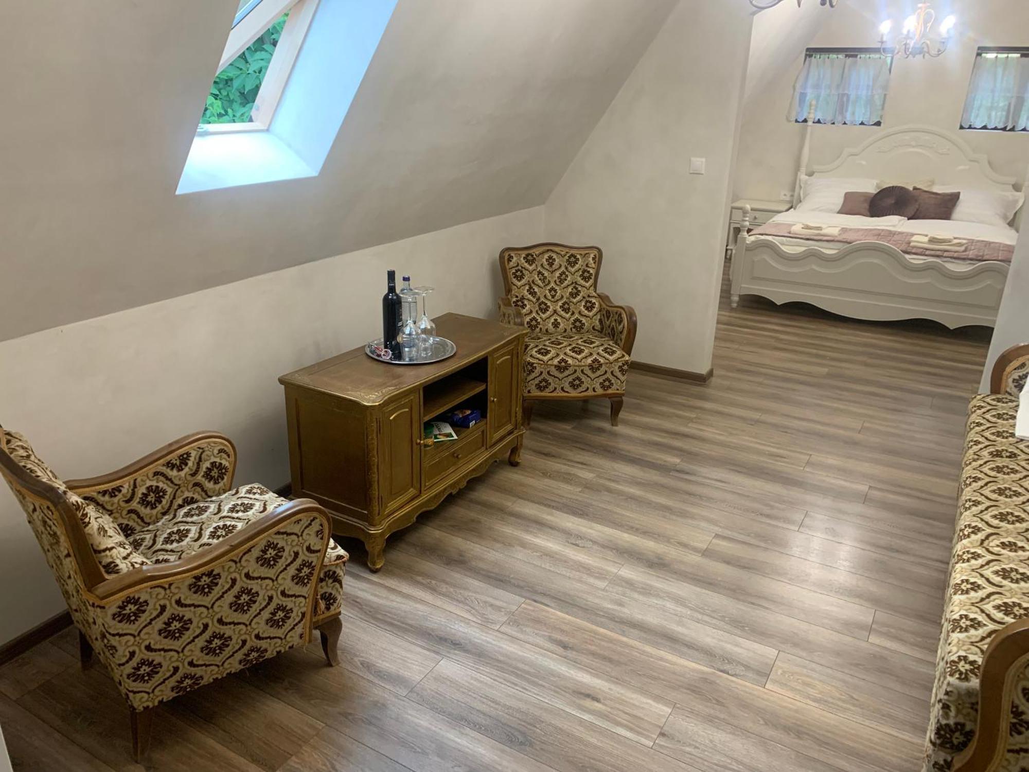 Apartman Vila Rosenberg บันสกา ชีอาว์นีซา ภายนอก รูปภาพ
